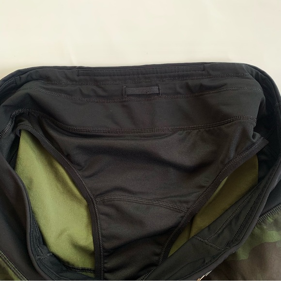 EUC LULULEMON SPEED UP SHORTS 2.5” CAMO GATOR GREEN/BLACK. Sz 8 - Picture 8 of 11